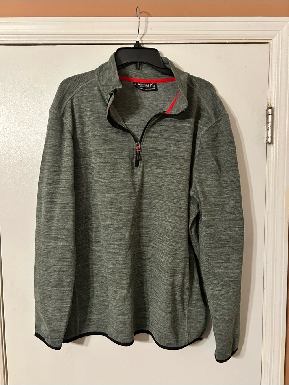 Avalanche Outdoor Supply Men’s XL Gray Quarter Zip Pullover
